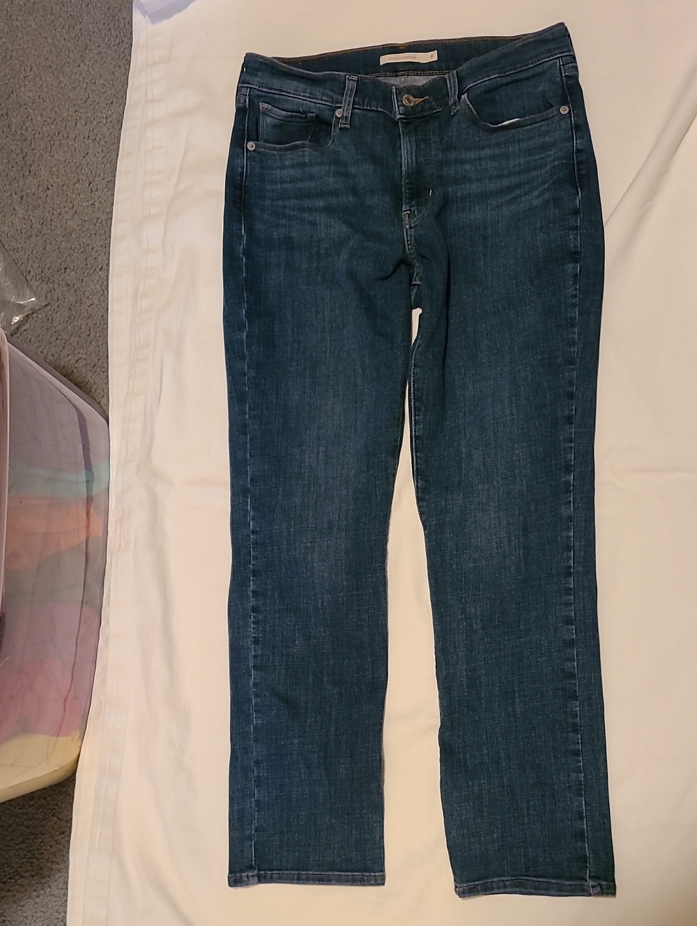 Levis Classic Straight Jeans Size 8, Blue